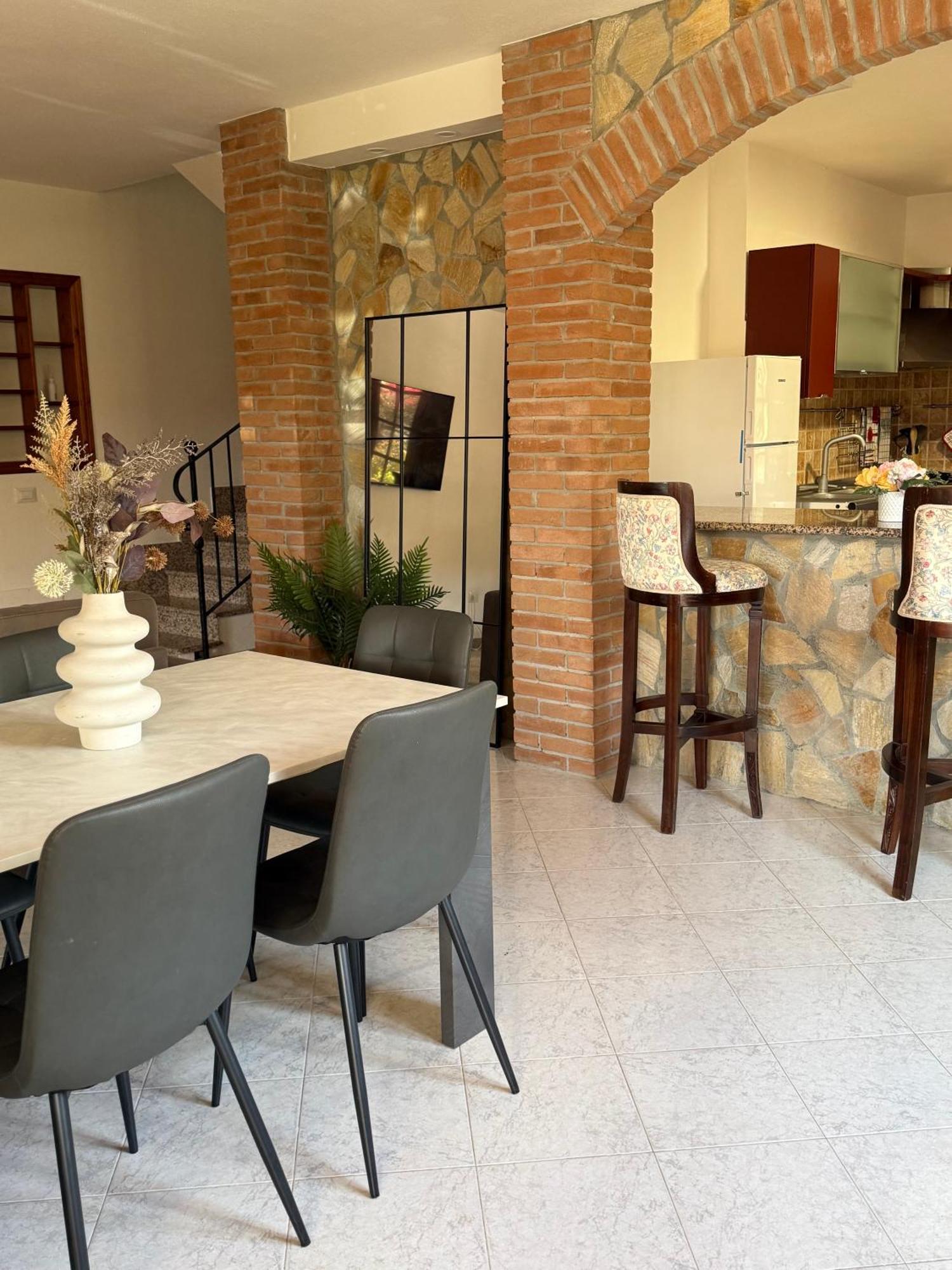 Lovely Home 5 Min Walk To The Beach, 3 Bedrooms Ample Outdoor Relax And Wifi Capitana Luaran gambar